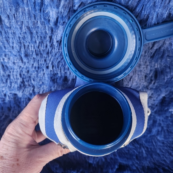 Avengers Capitan America water bottle & holder. - Picture 4 of 4